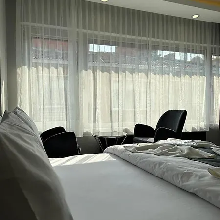Hotel Torch *
